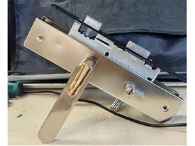 貼片把手