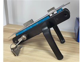 黑色塑鋼把手